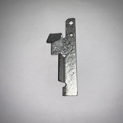 亜鉛メッキ調整プレート家禽ブラケット G.I.養鶏場用アジャスター